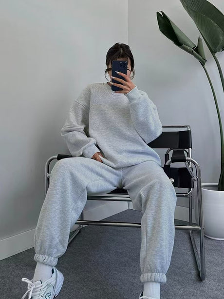 Solid color crew neck hooded long sleeve sweater loose pants suit